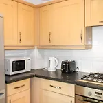 Modern 2-Bed In Watford Centre