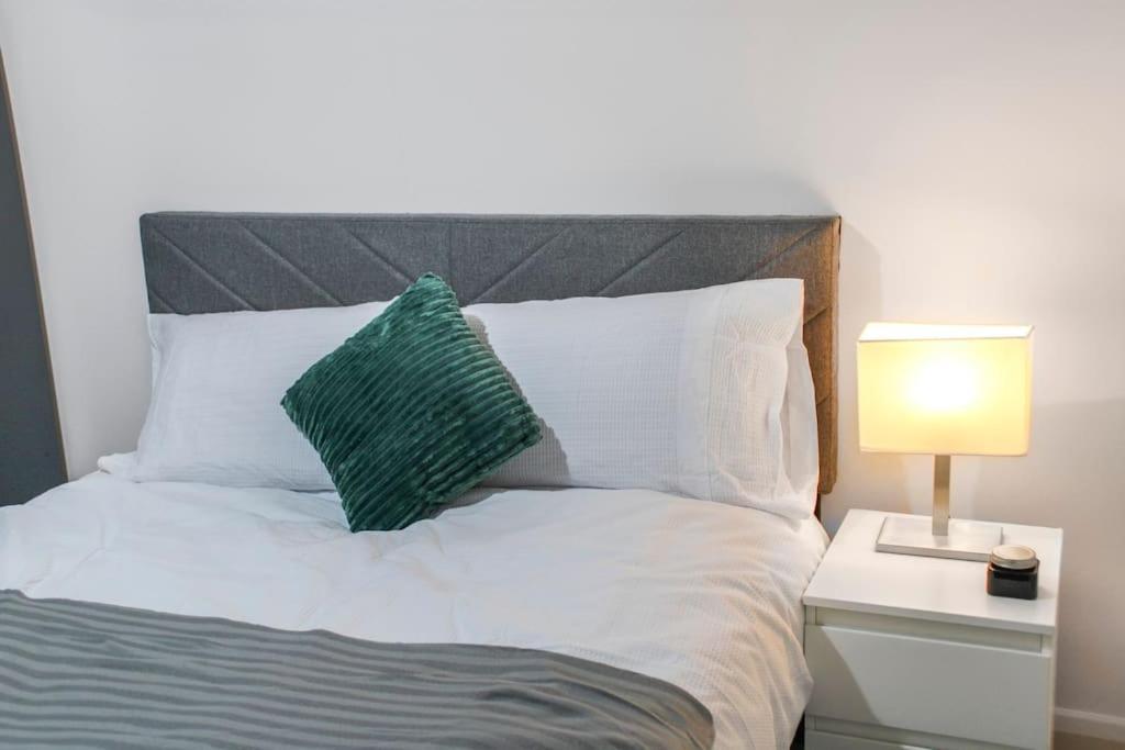Apartment Modern 2-bed In Watford Centre