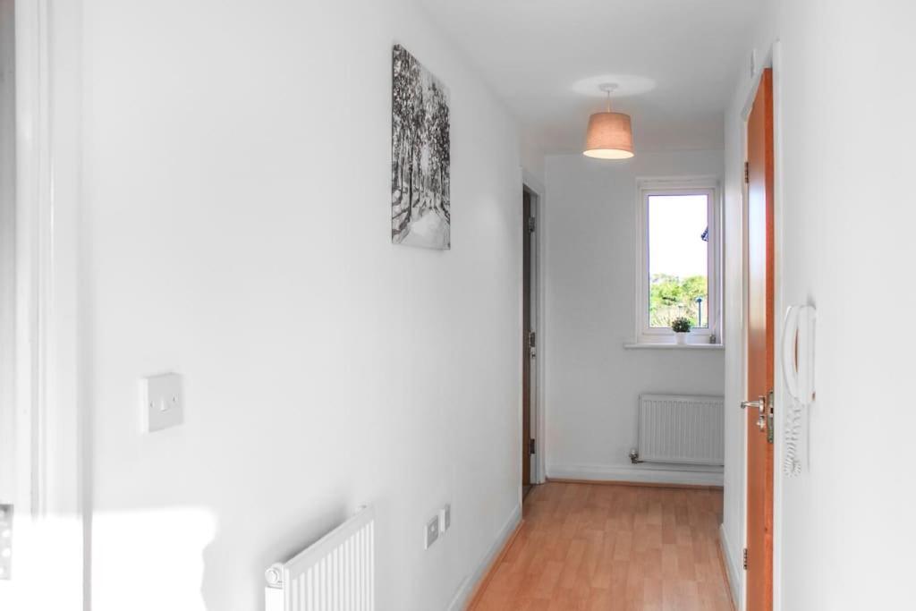 Apartment Modern 2-bed In Watford Centre *